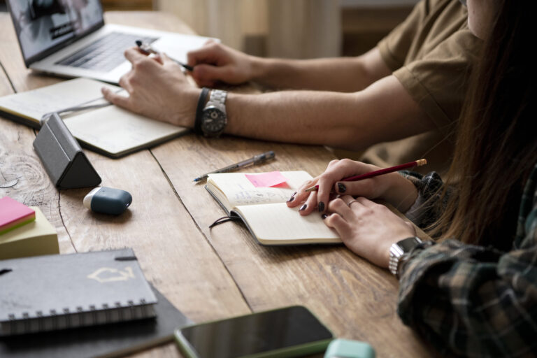 Estudios cualitativos IO Investigación